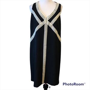 Maggy London black sleeveless shift dress Size 10 lace crochet detail